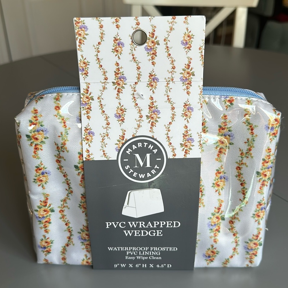 NWT Martha Stewart Floral PVC Wrapped Wedge - White and Multicolor